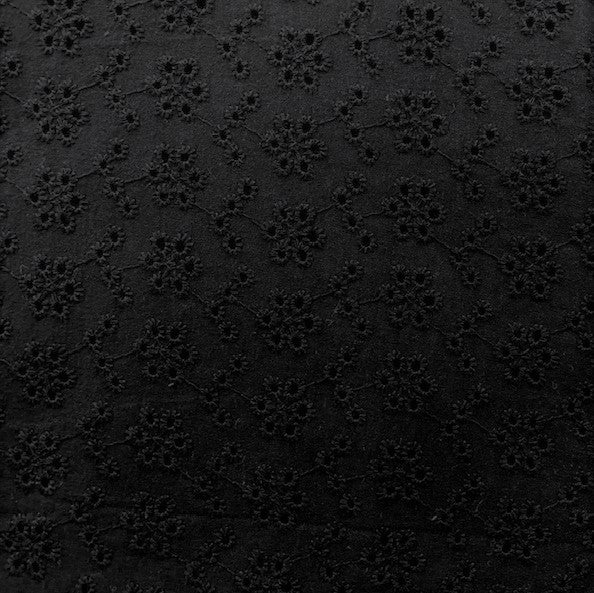 Broderie Anglaise Fabric, 130cm - Image 3