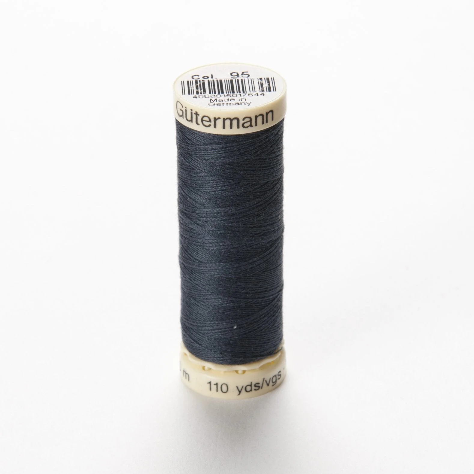 Gutermann Polyester Thread, 100m - Image 10