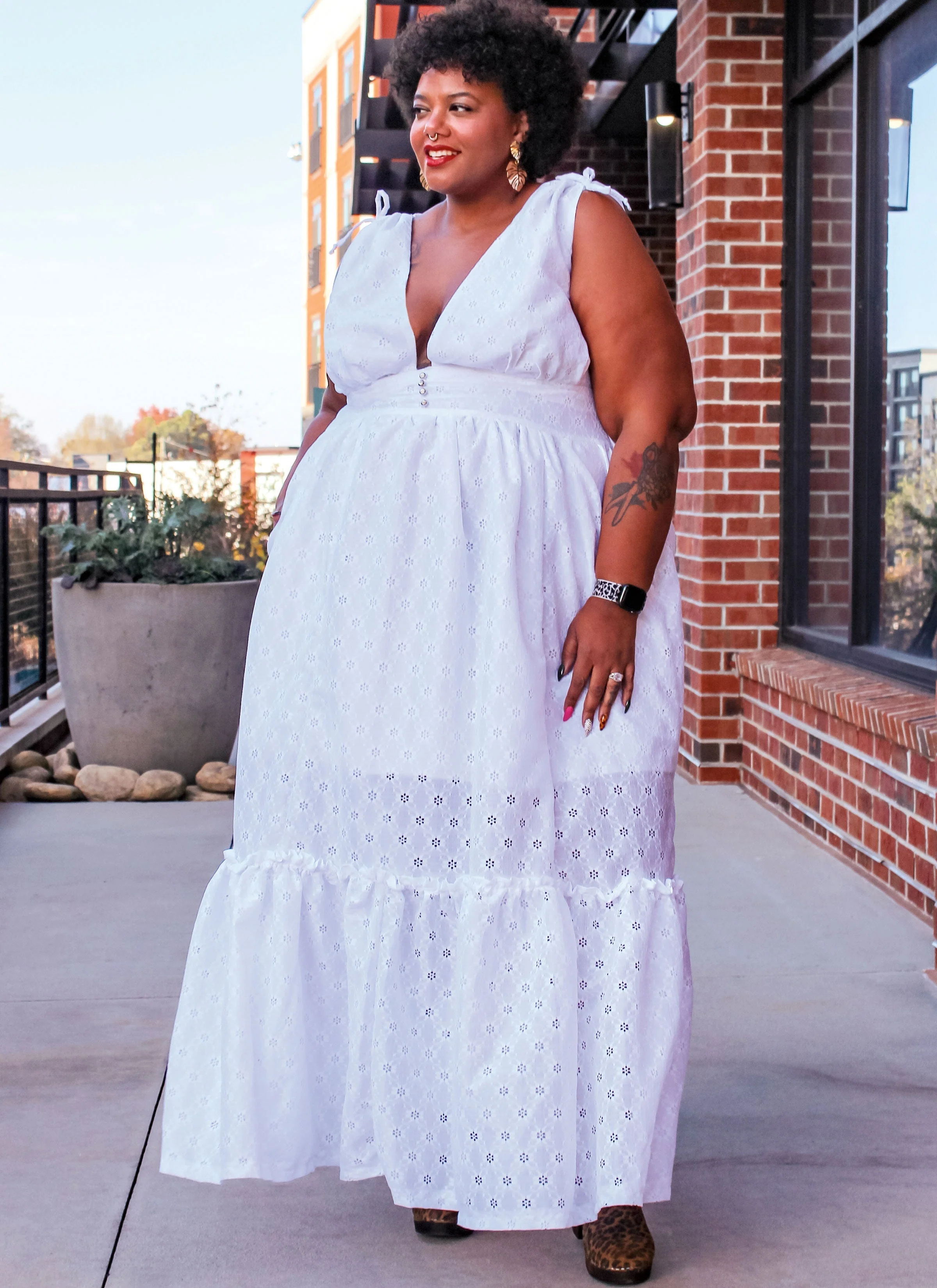 KnowMe Pattern Me2072 Misses' Plus Dress - Image 2