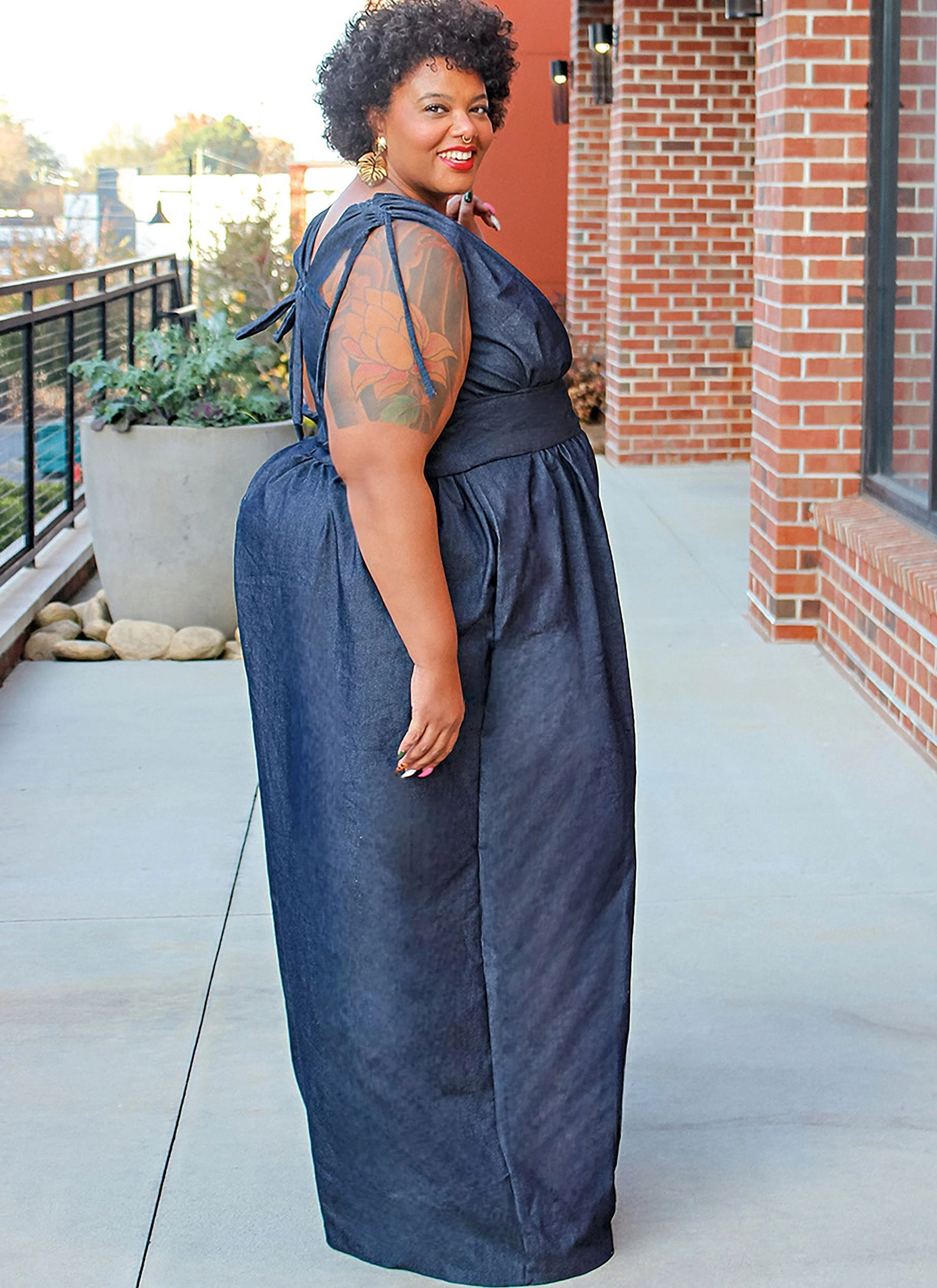 KnowMe Pattern Me2072 Misses' Plus Dress - Image 3