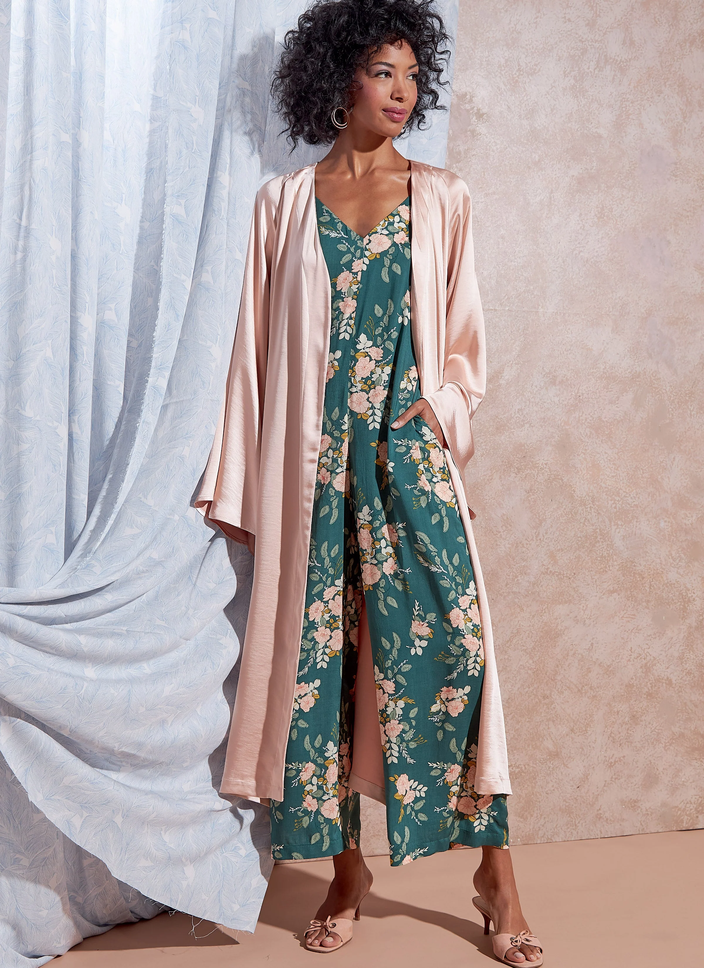 McCall's Pattern M8261 Miss Romper Jumpsuit Robe - Image 4