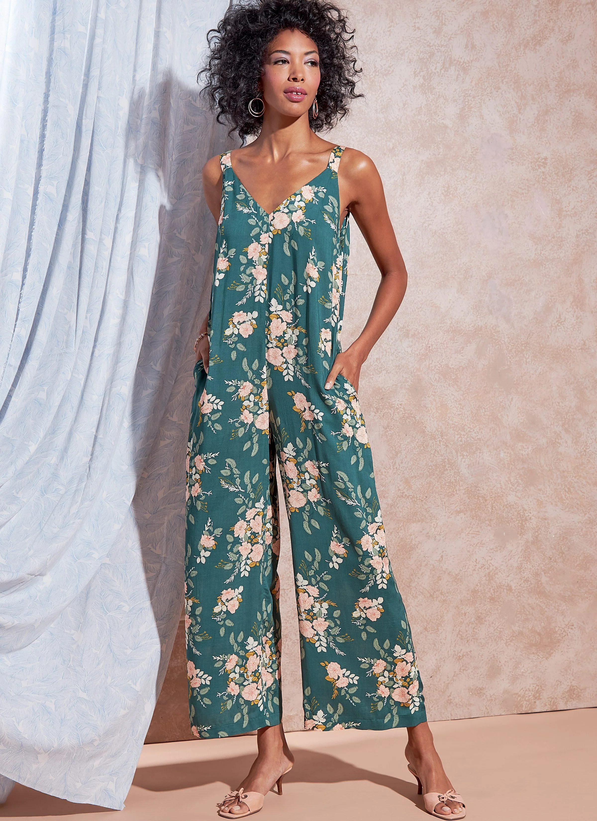 McCall's Pattern M8261 Miss Romper Jumpsuit Robe - Image 5