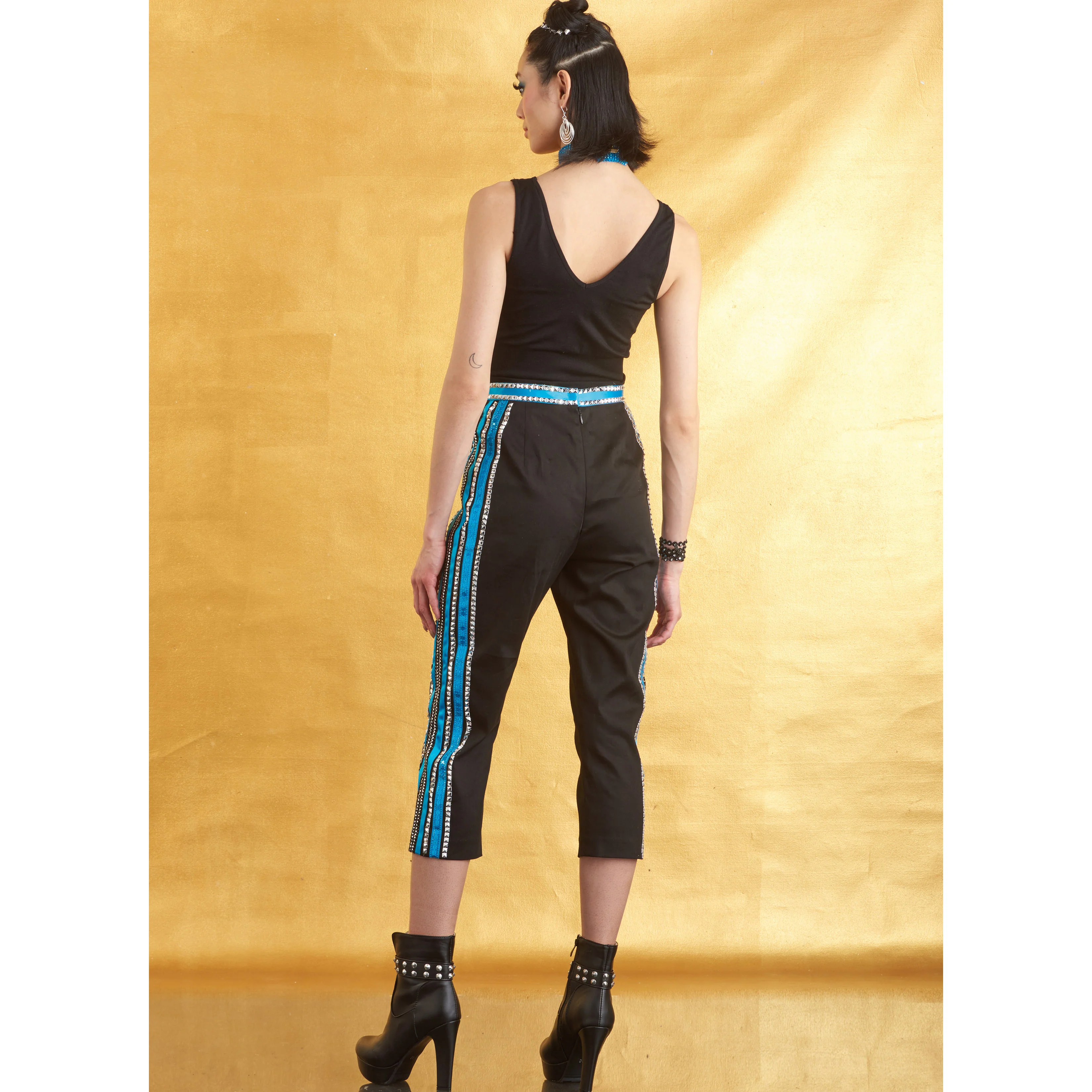 Simplicity Pattern S9628 Misses' Costume Bottoms - Image 6