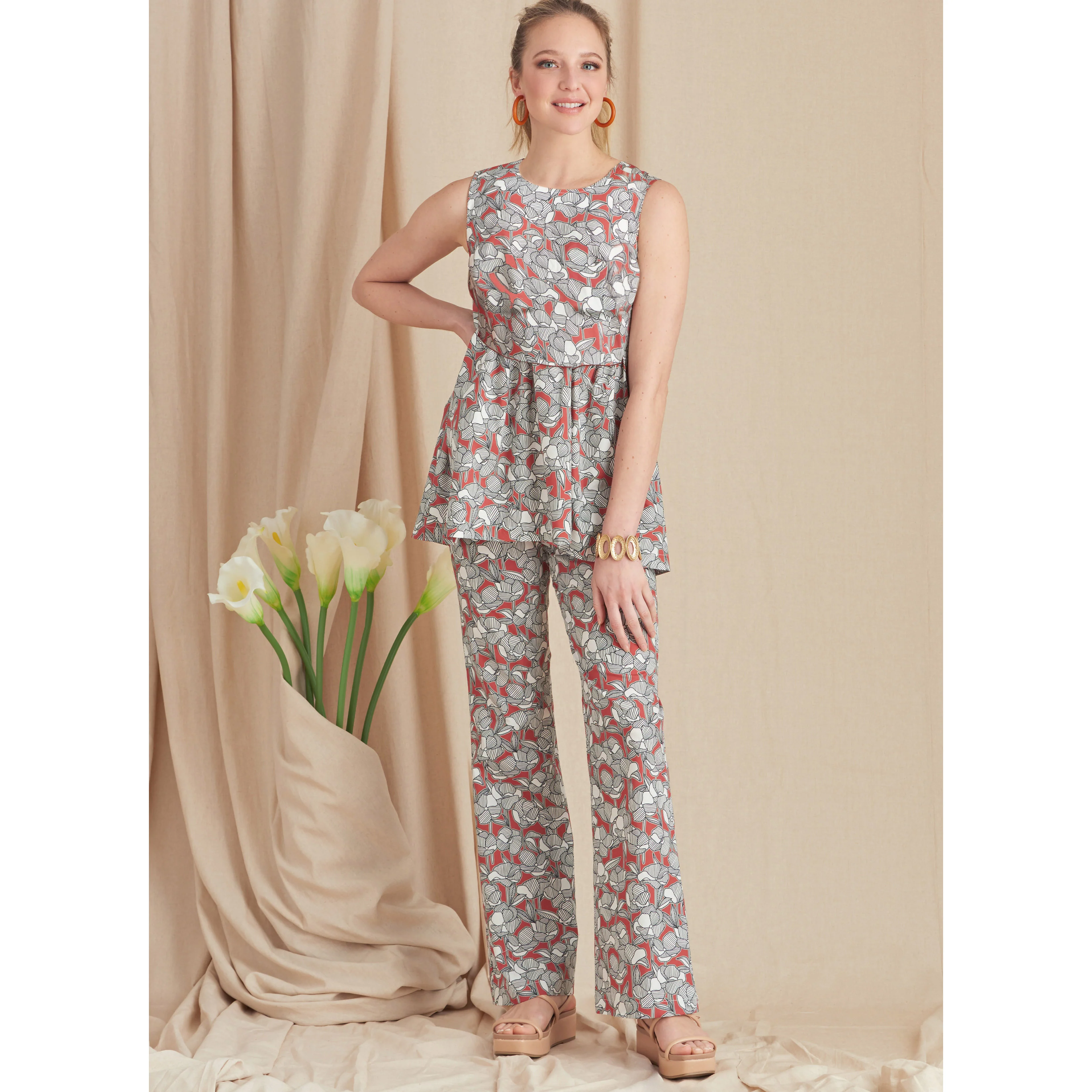 Simplicity Pattern SS9611 Misses' Tunic, Cropped Top, Pants and Shorts - Image 3