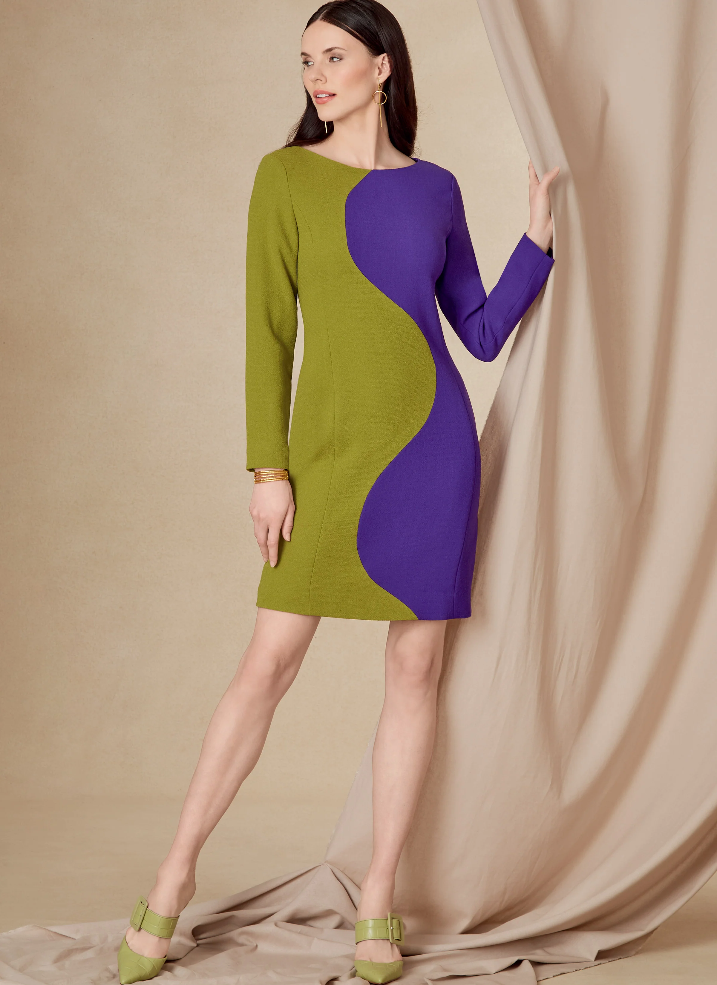 Vogue Pattern V1819 Misses' Dress - Image 4