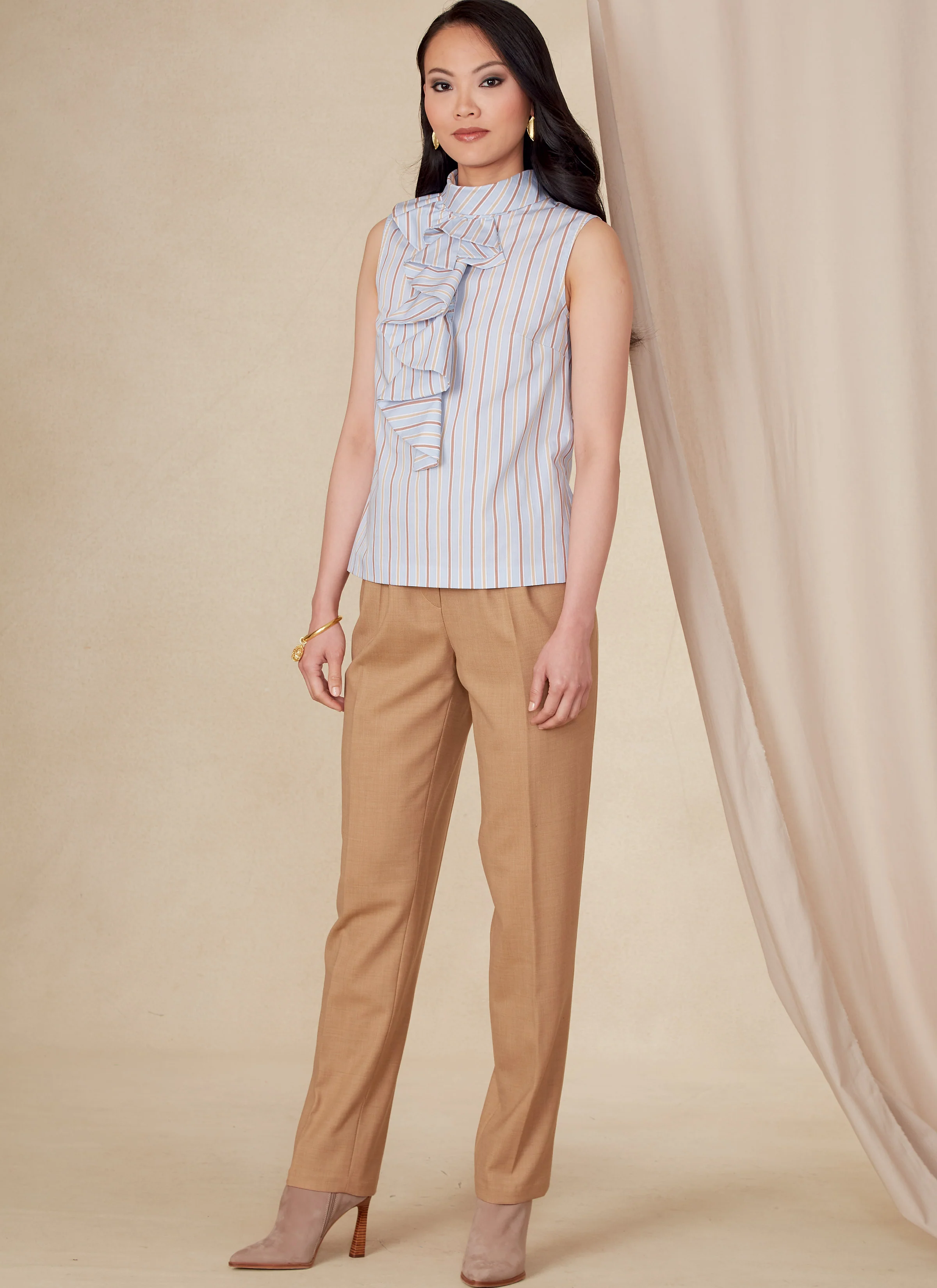 Vogue Pattern V1824 Misses' and Misses' Petite Top - Image 6