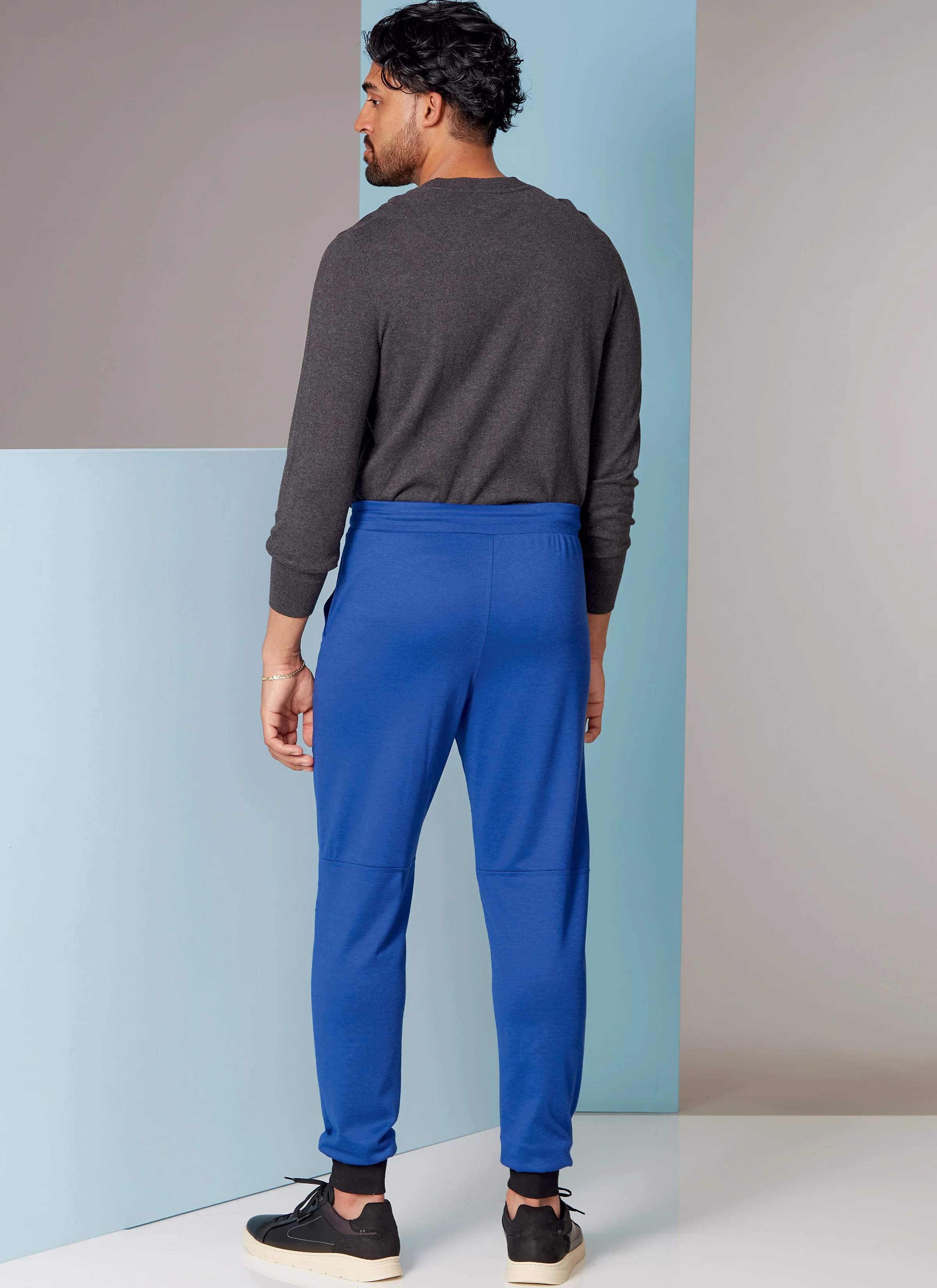 Vogue Pattern V1854 Men's Pants - Image 3
