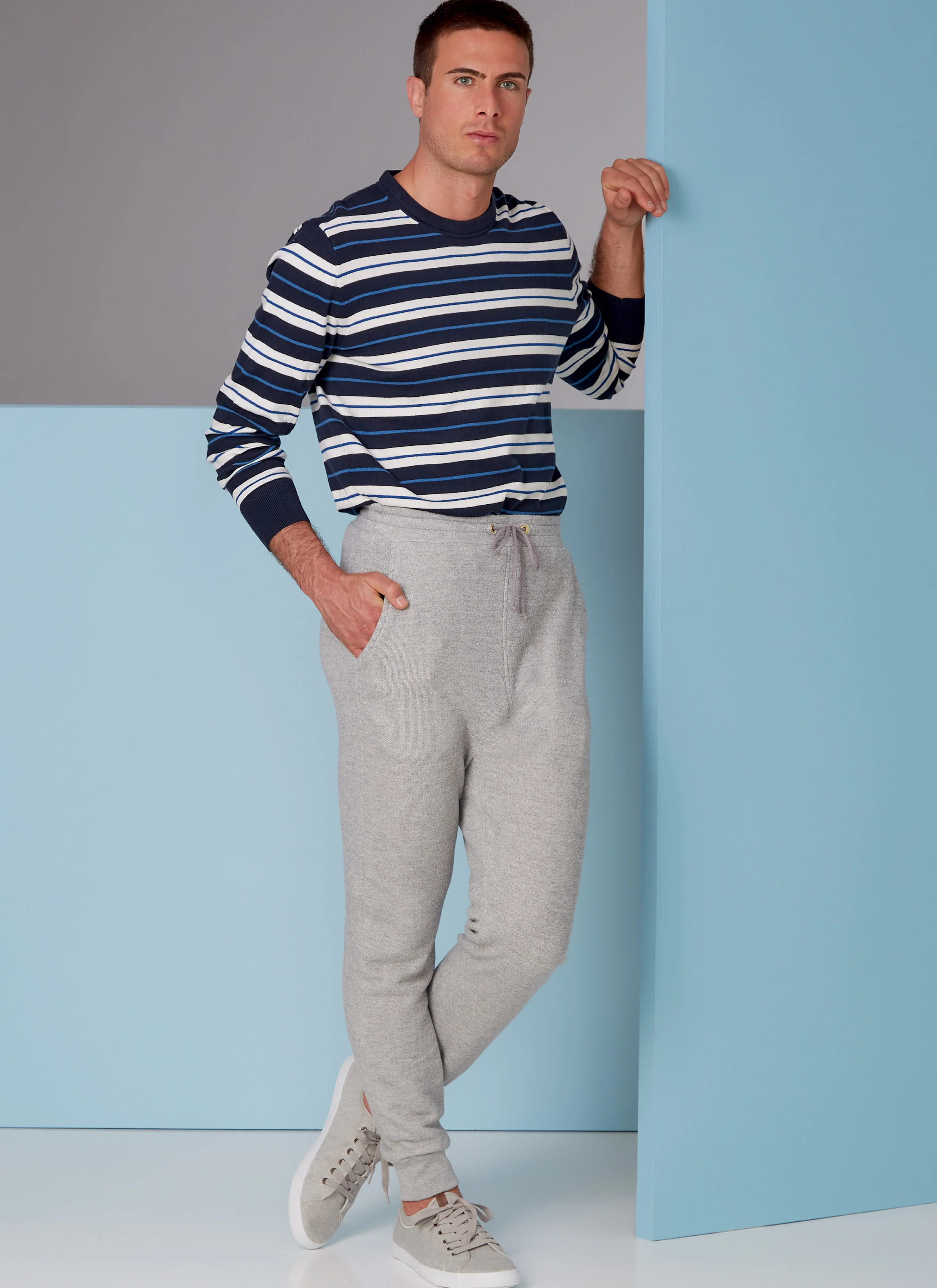 Vogue Pattern V1854 Men's Pants - Image 4
