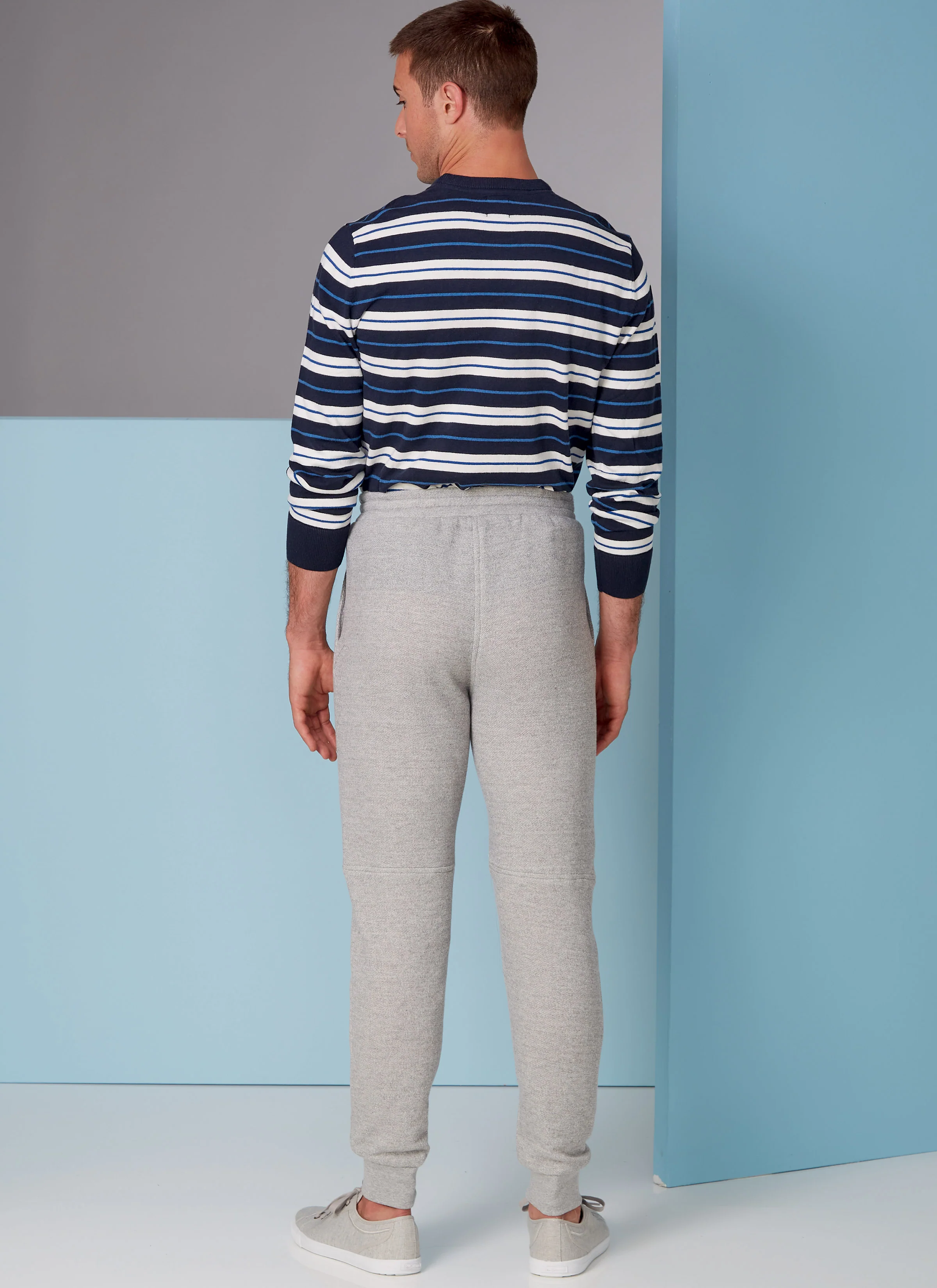 Vogue Pattern V1854 Men's Pants - Image 5