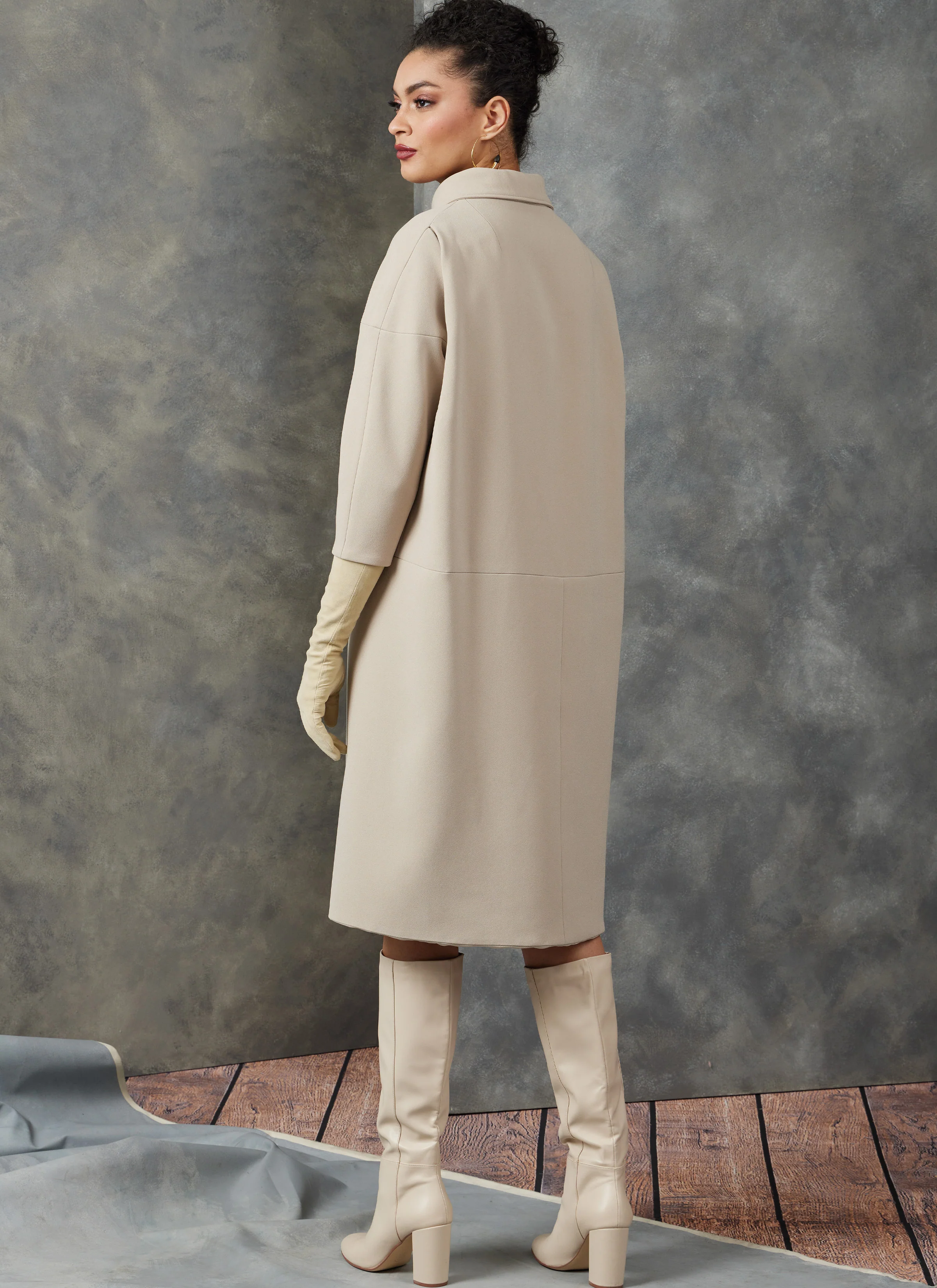 Vogue Pattern V1911 Misses' Coat - Image 4