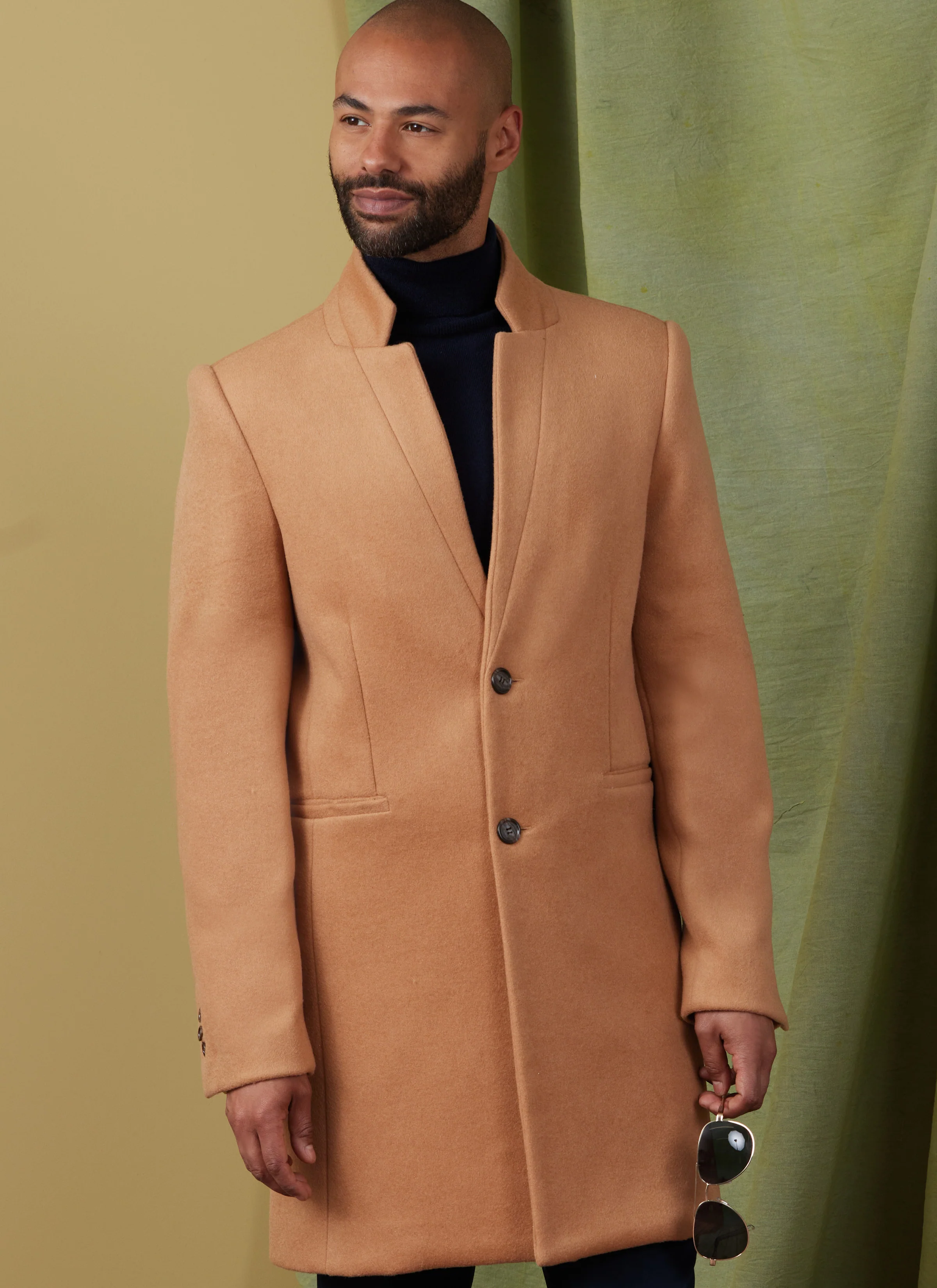 Vogue V1930 Men's Coat - Image 5