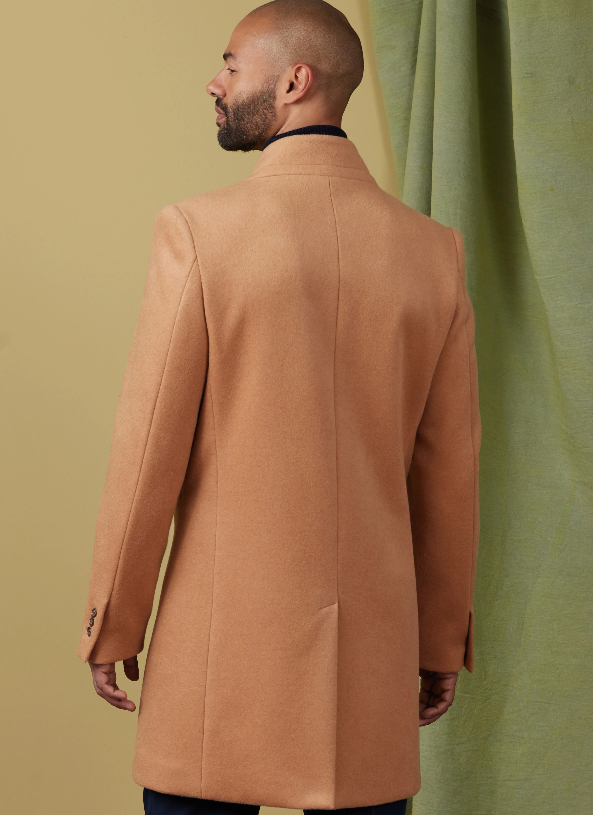 Vogue V1930 Men's Coat - Image 7