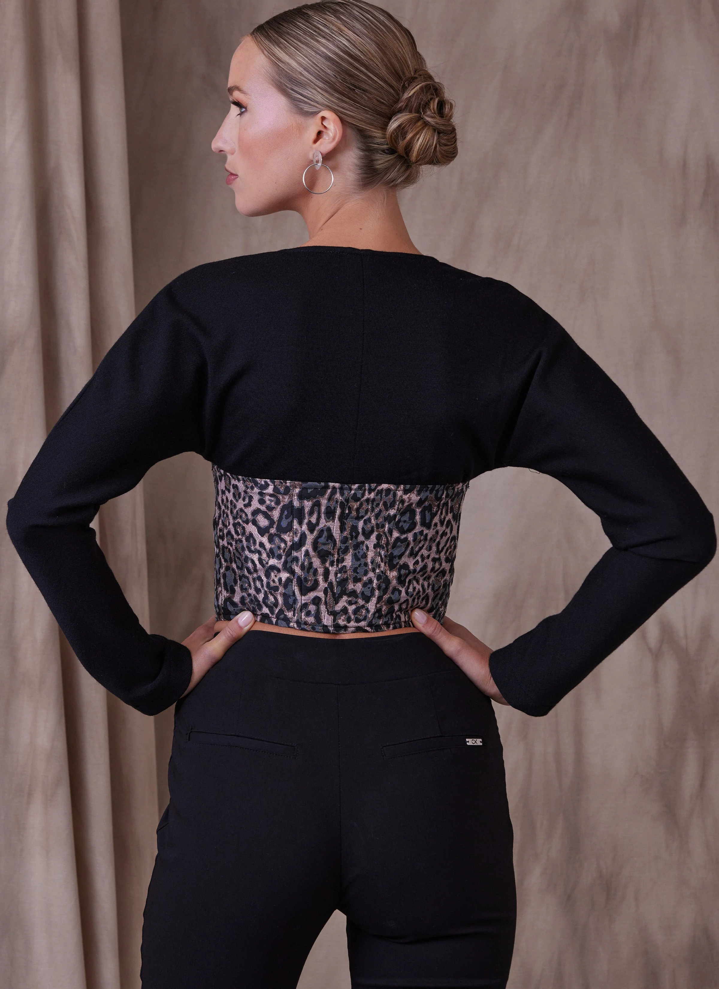 Vogue V1938 Misses Top / Vest - Image 7